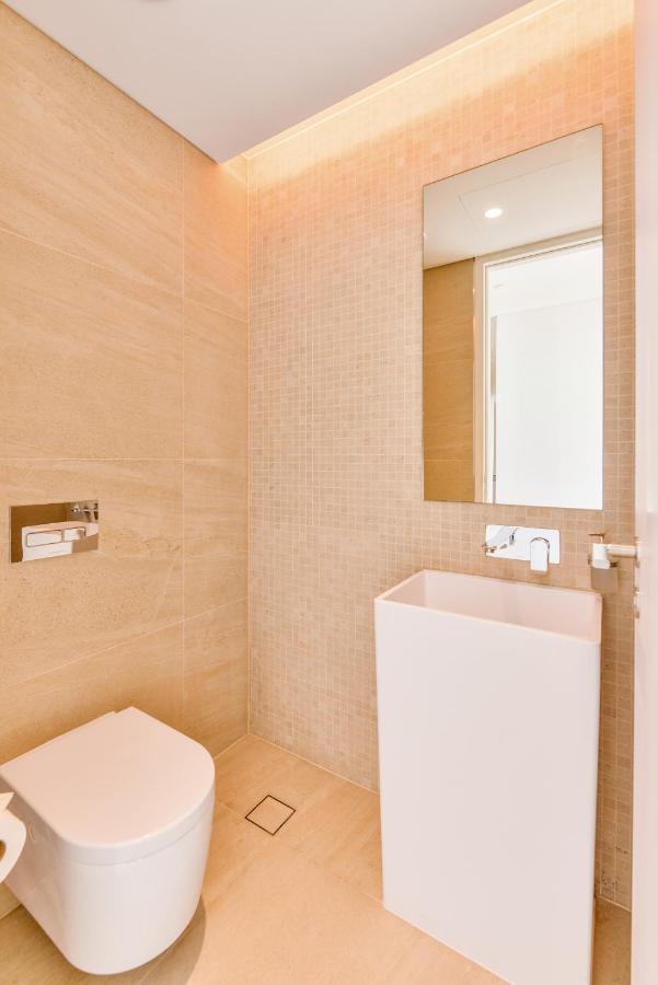 Luxe 3 Bedroom Oceanfront Apartment In The Heart Of Bluewaters Island Dubai Esterno foto