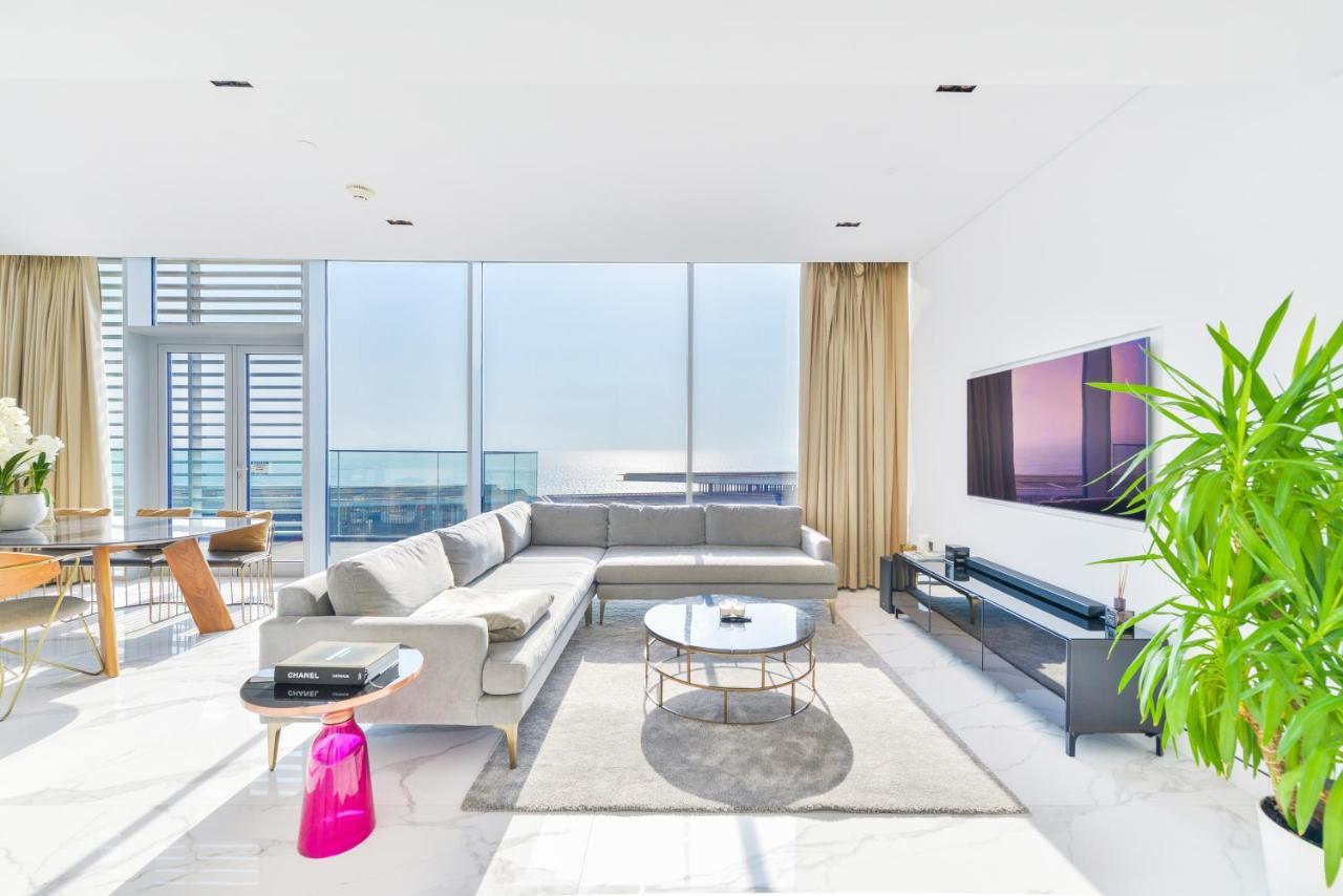 Luxe 3 Bedroom Oceanfront Apartment In The Heart Of Bluewaters Island Dubai Esterno foto