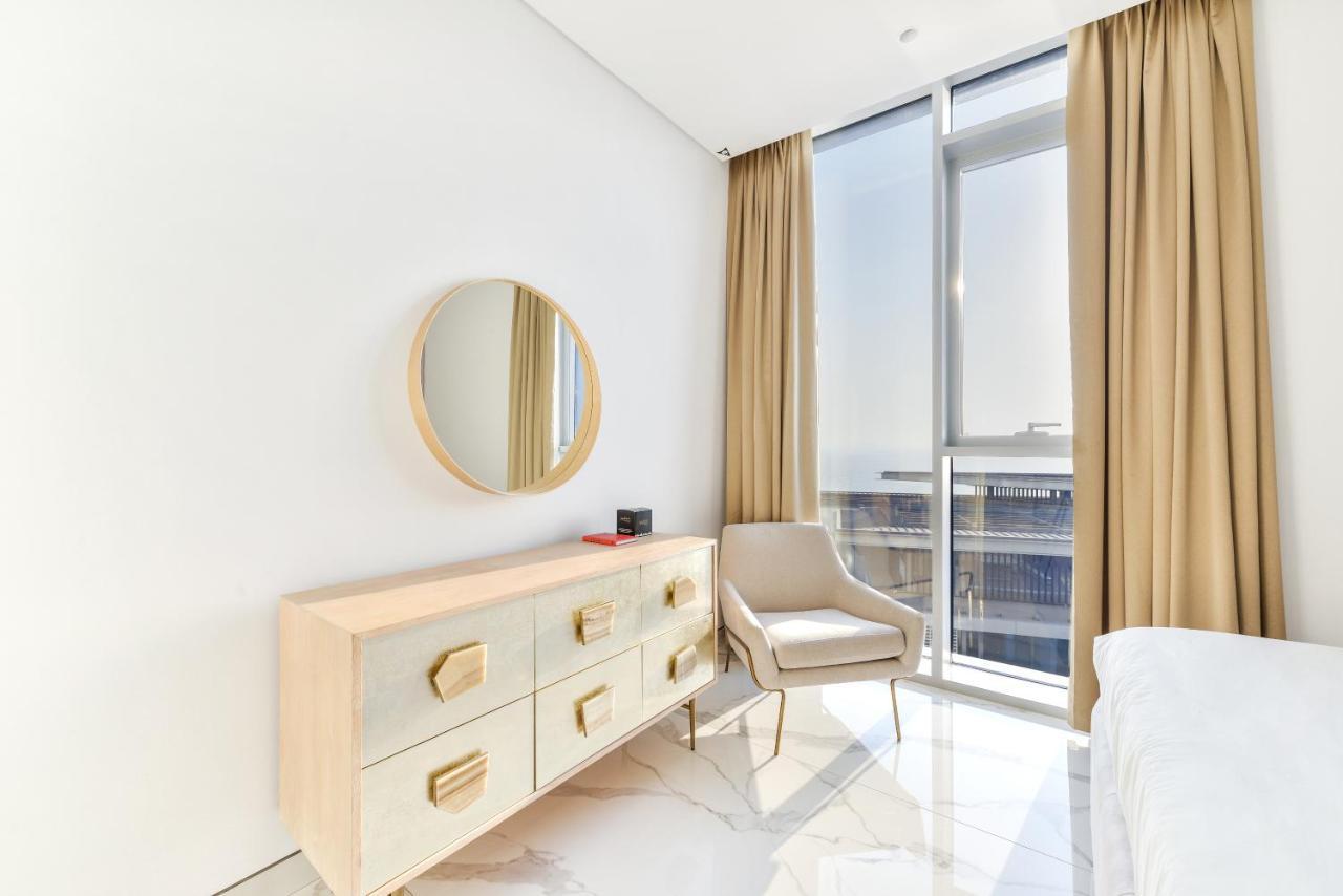 Luxe 3 Bedroom Oceanfront Apartment In The Heart Of Bluewaters Island Dubai Esterno foto