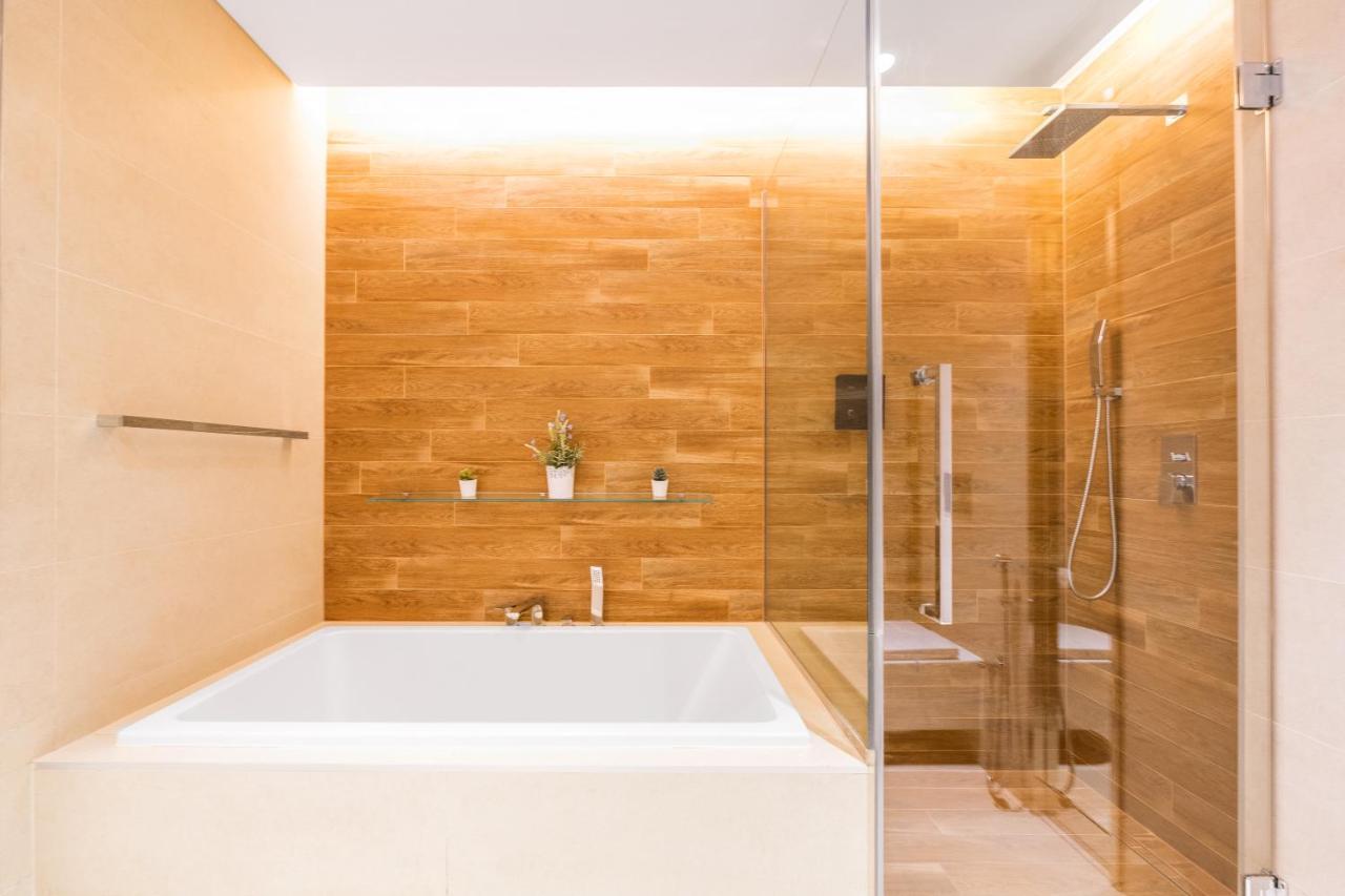 Luxe 3 Bedroom Oceanfront Apartment In The Heart Of Bluewaters Island Dubai Esterno foto