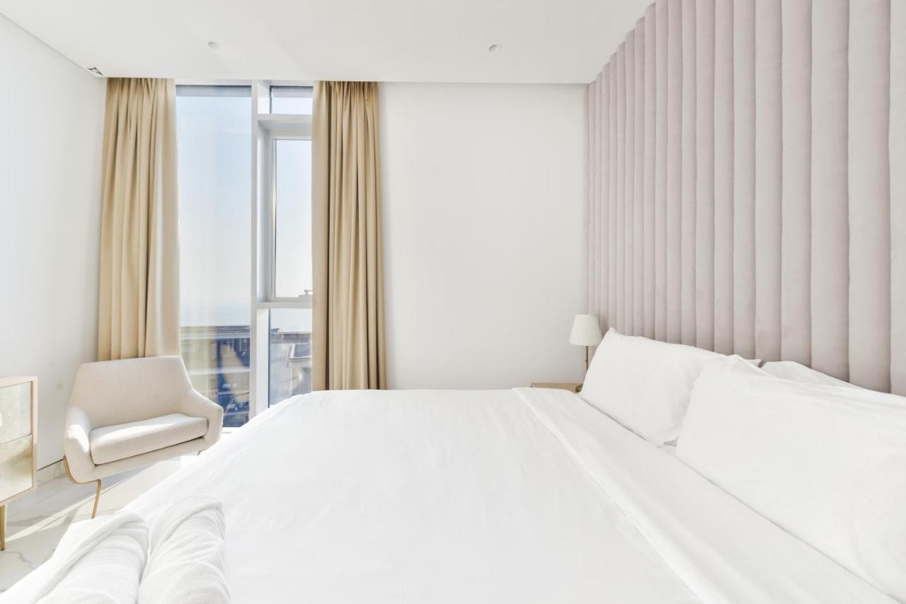 Luxe 3 Bedroom Oceanfront Apartment In The Heart Of Bluewaters Island Dubai Esterno foto