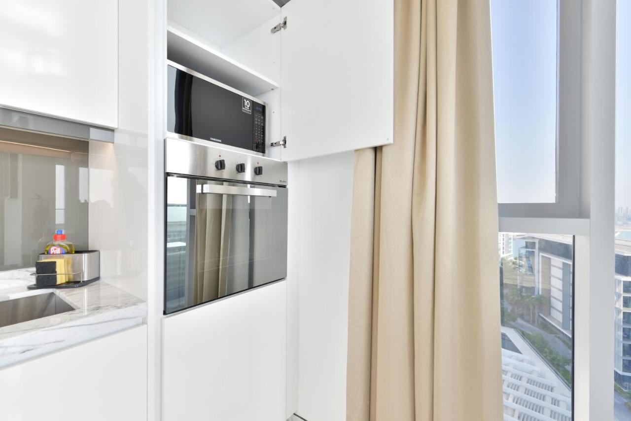 Luxe 3 Bedroom Oceanfront Apartment In The Heart Of Bluewaters Island Dubai Esterno foto