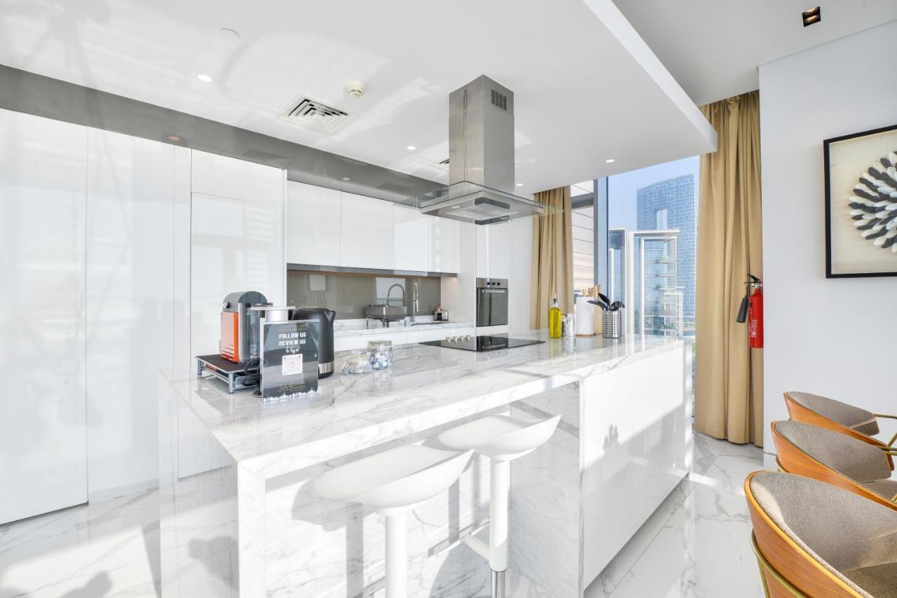 Luxe 3 Bedroom Oceanfront Apartment In The Heart Of Bluewaters Island Dubai Esterno foto