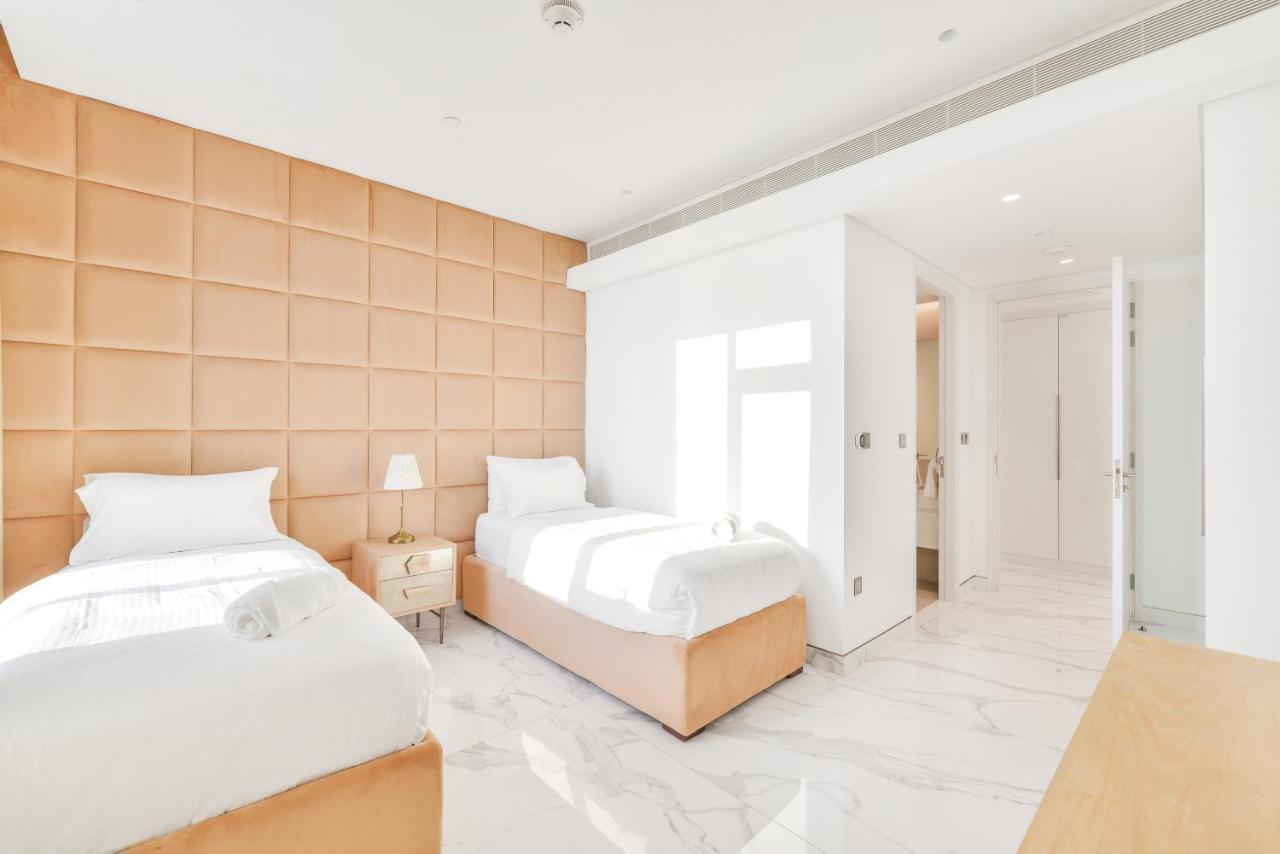 Luxe 3 Bedroom Oceanfront Apartment In The Heart Of Bluewaters Island Dubai Esterno foto