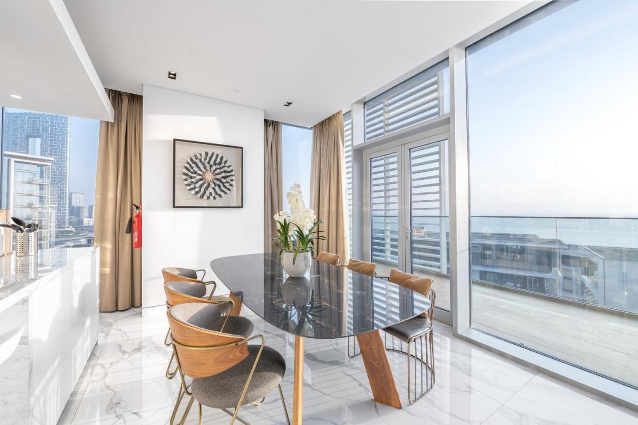 Luxe 3 Bedroom Oceanfront Apartment In The Heart Of Bluewaters Island Dubai Esterno foto