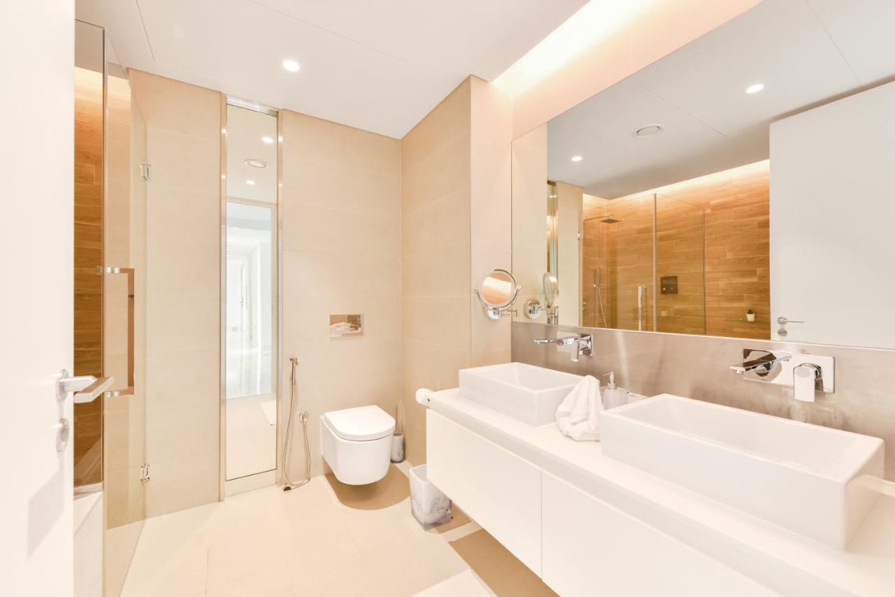 Luxe 3 Bedroom Oceanfront Apartment In The Heart Of Bluewaters Island Dubai Esterno foto
